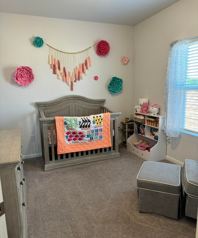 Foto del edificio - 553 Warlander Way