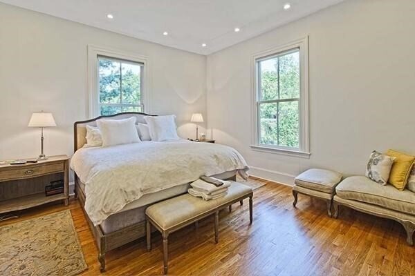 Building Photo - 46 Follen St