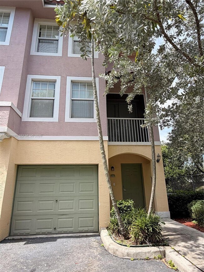 Foto del edificio - 6306 W Sample Rd