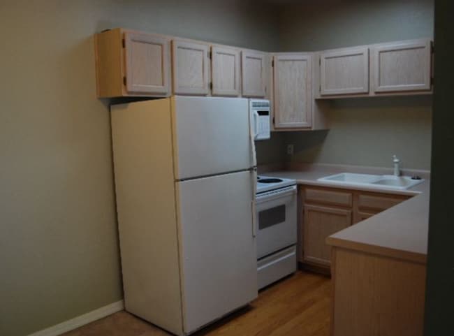 Building Photo - 150 S 800 E