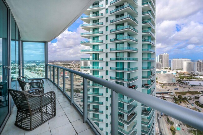 Foto del edificio - 888 Biscayne Blvd