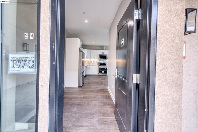 Foto del edificio - 4202 Telegraph Ave
