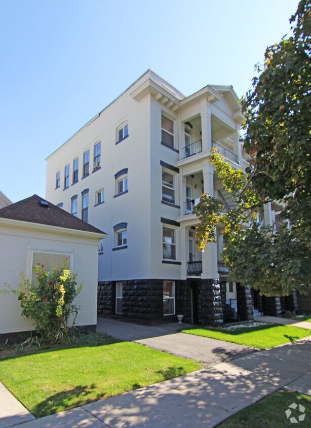 Building Photo - 215-217 S 300 E