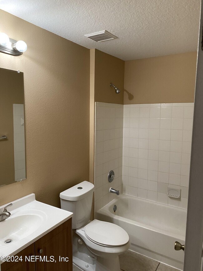 Foto del edificio - 7701 Timberlin Park Blvd