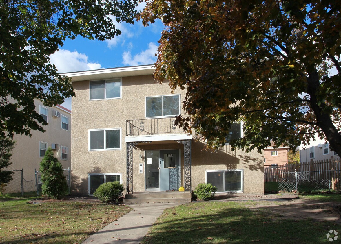 Building Photo - 5746 33rd Ave S