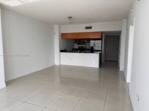 Building Photo - 1750 N Bayshore Dr