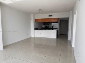 Building Photo - 1750 N Bayshore Dr