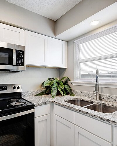 Lux off Main - 2105 Singing Wind Dr Kerrville, TX 78028