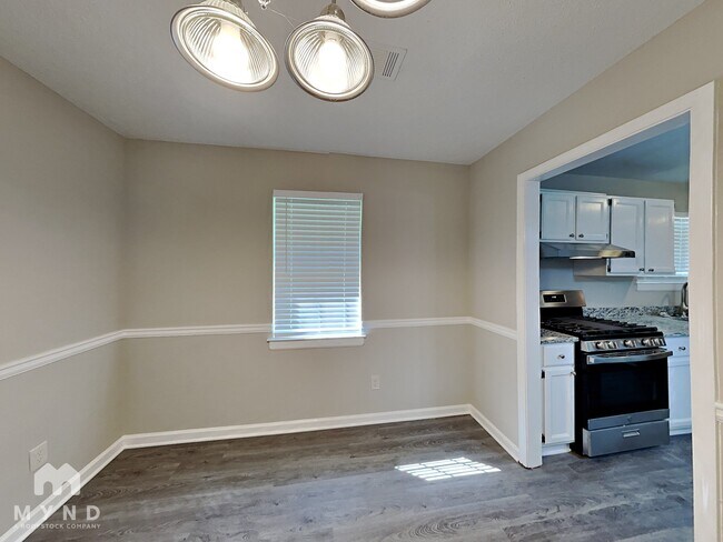 Foto del edificio - 5561 Northcut Dr