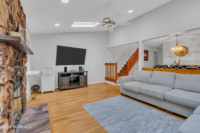 Building Photo - 428 Oak Knoll Drive Unit 428