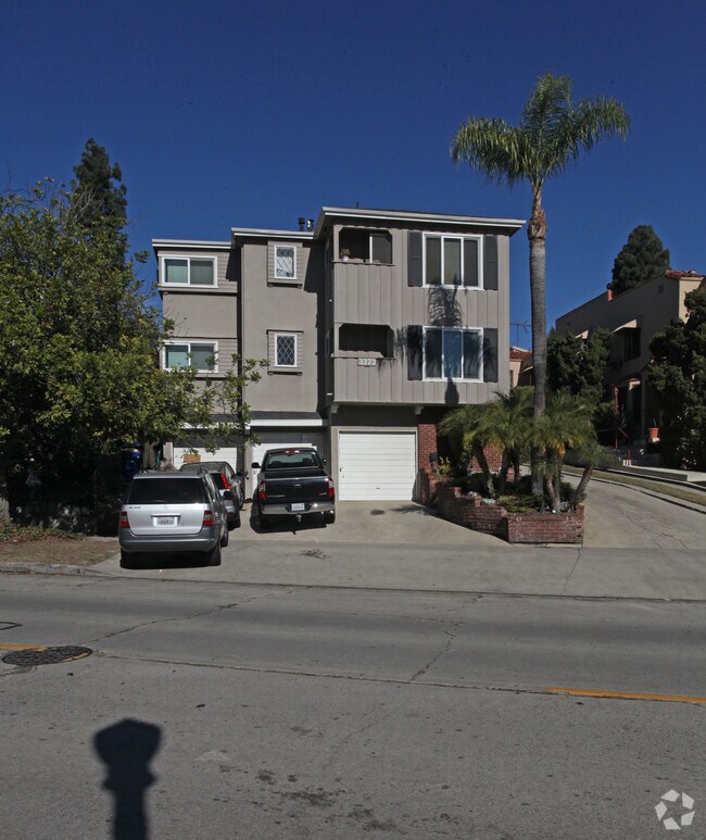 Building Photo - 3373 Rowena Avenue