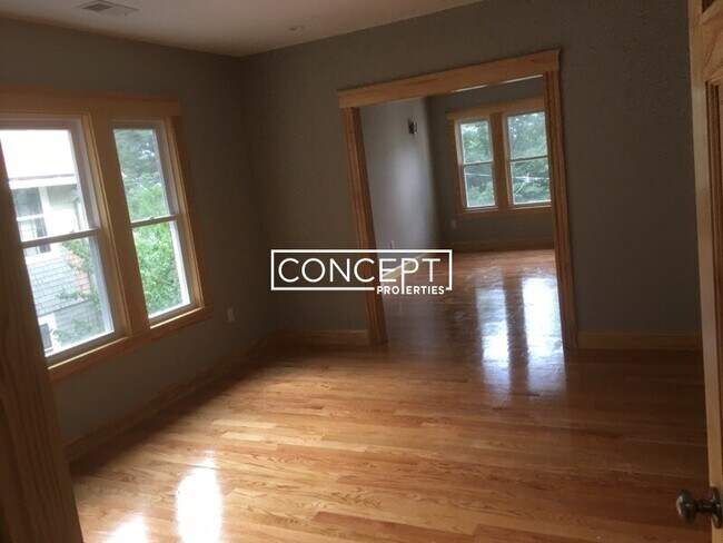 Foto del edificio - 152A Winchester St. Unit 1B