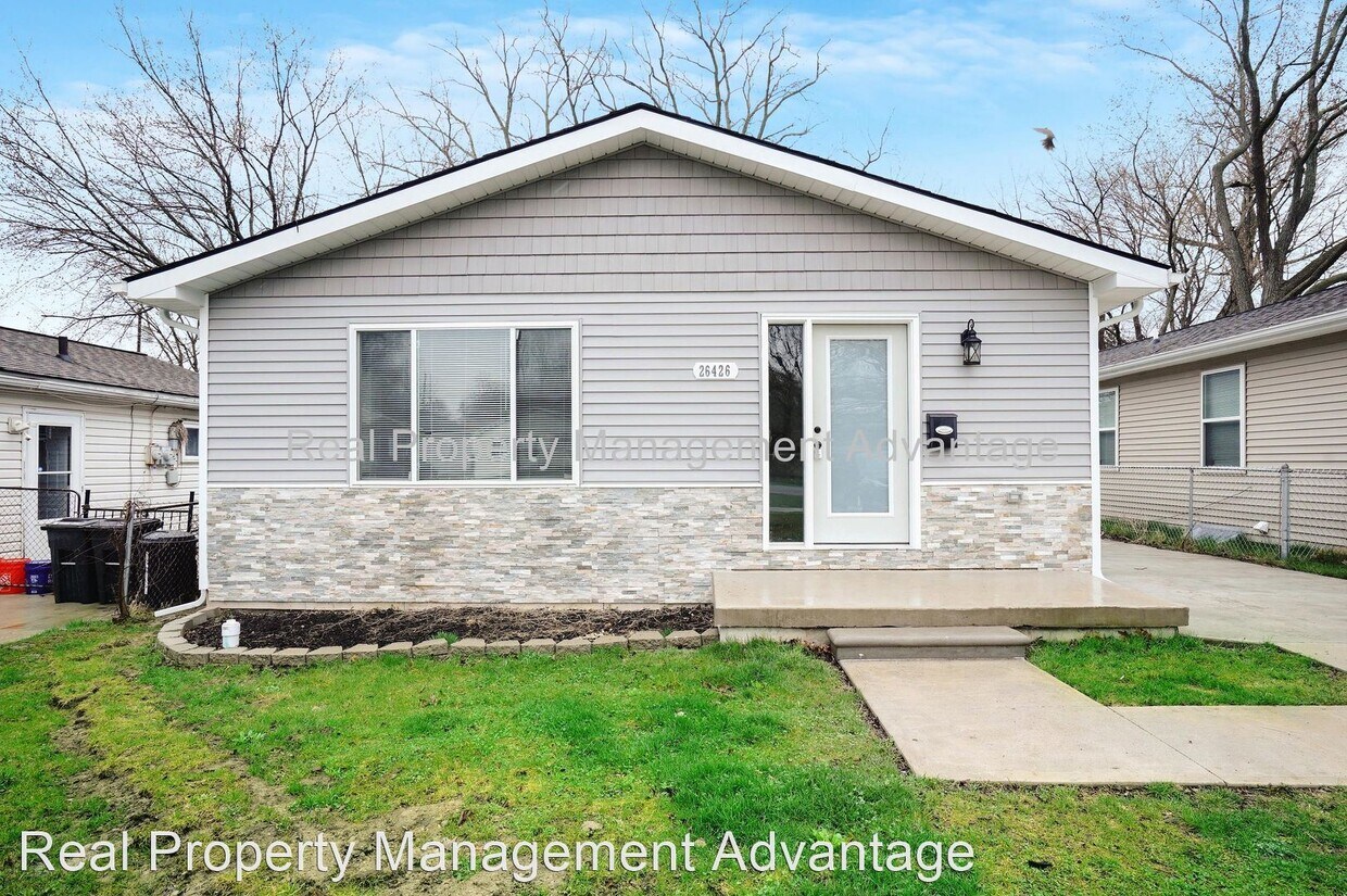 Primary Photo - 3 br, 2 bath House - 26426 Spicer St.