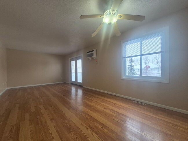 Building Photo - 896 Wescott Square