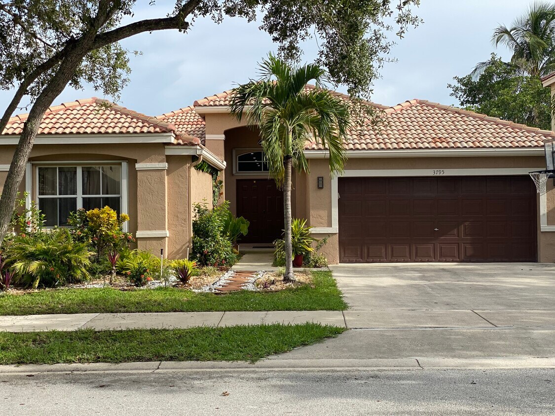 Primary Photo - 3795 Falcon Ridge Cir