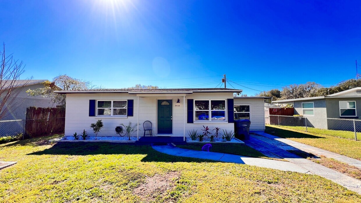 Primary Photo - Cozy 3 Bedroom/2 Bath Home in Lakeland! LA...