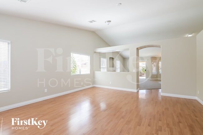 Foto del edificio - 811 Mesa Pine Ct