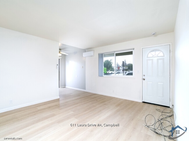 Building Photo - 611 Laura Dr