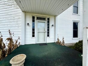 Building Photo - 927 E Mt Vernon St