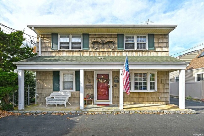 Building Photo - 1754 Park Ave