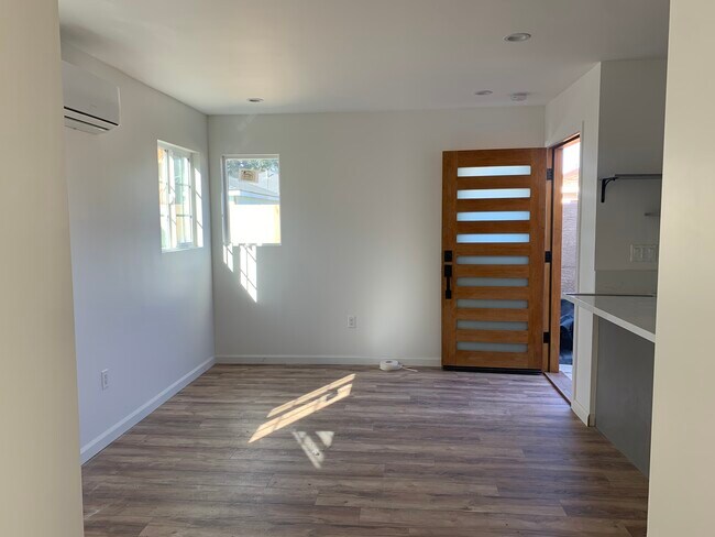 Foto del edificio - 905 E 70th St