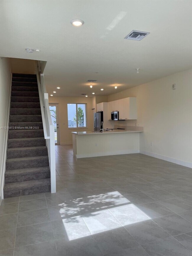 Building Photo - 10270 NW 66th St