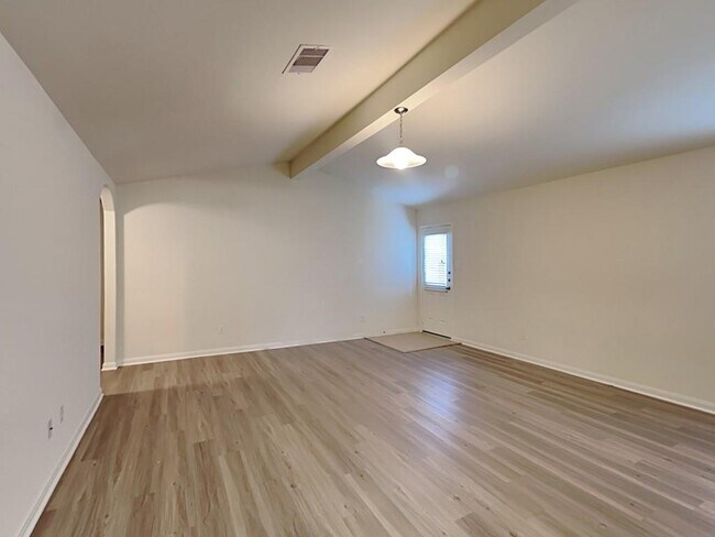 Foto del edificio - 22431 Bauer Canyon Dr