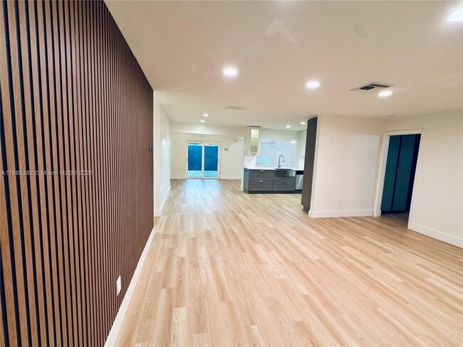 Foto del edificio - 3980 N 67th Ave
