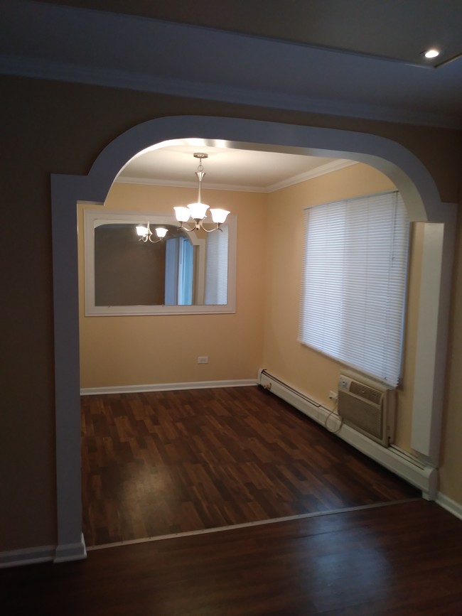 Foto del edificio - 946 E Old Willow Rd