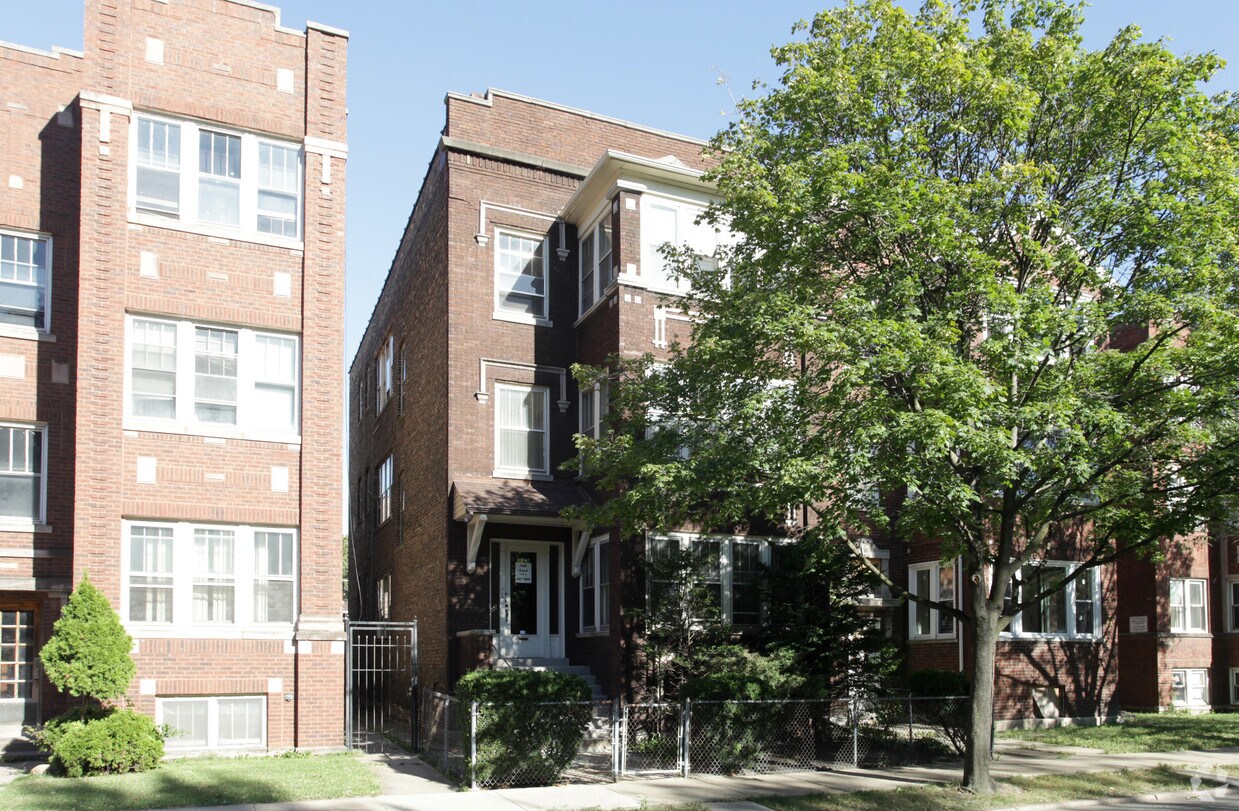 Foto principal - 11247 S King Dr