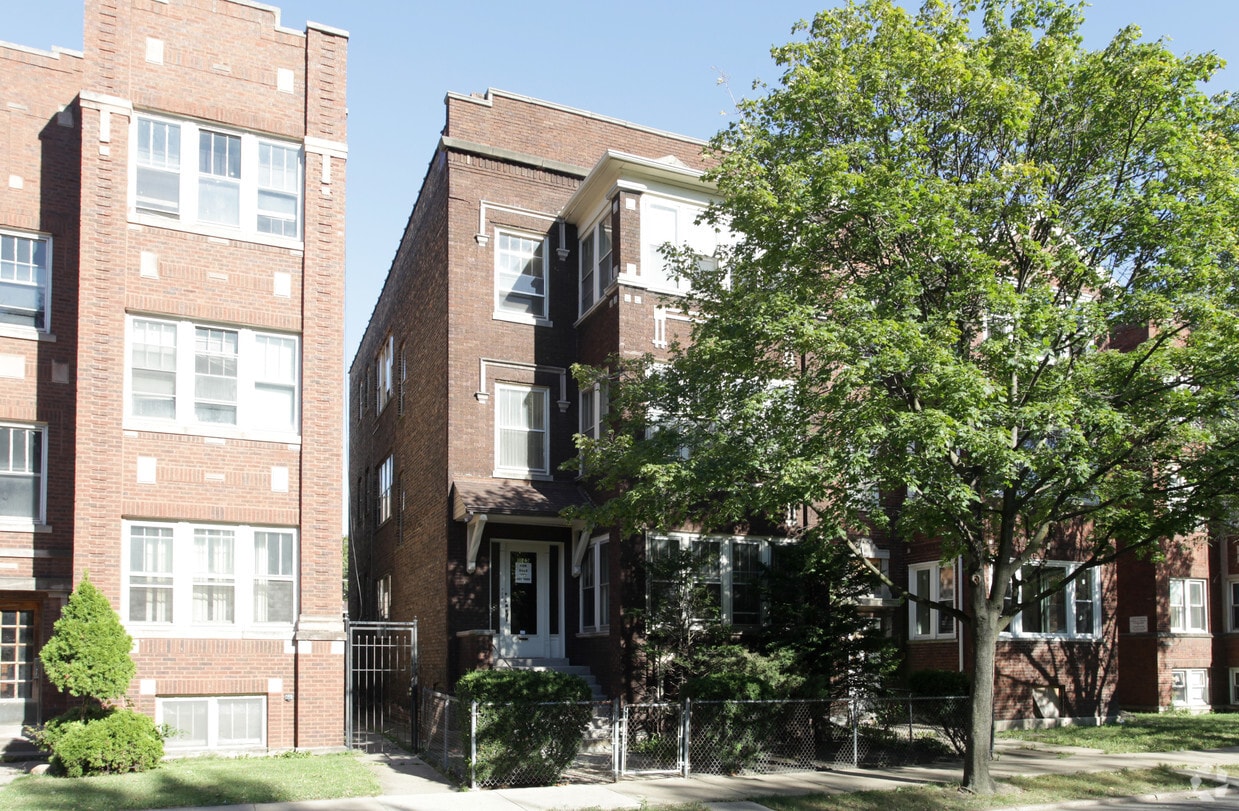 Primary Photo - 11247 S King Dr