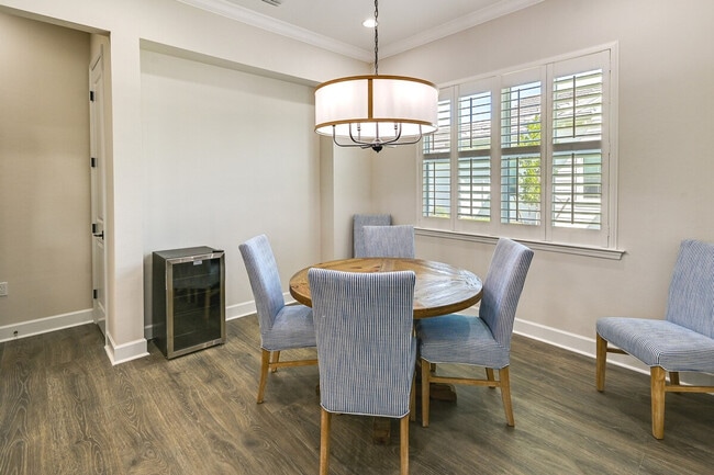 Foto del edificio - 7197 Saona CT