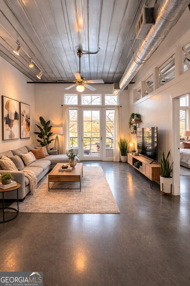 Building Photo - 572 Edgewood Ave NE