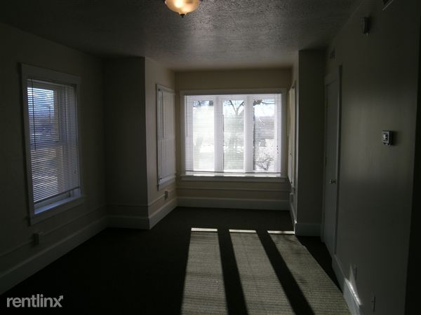 Building Photo - 336 27th St