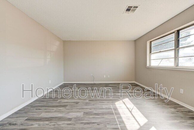 Photo - 333 NW 90th St House