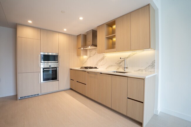 Photo du bâtiment - 2503-13778 100 Avenue