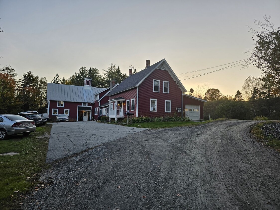 Building Photo - Vermont Farmhouse