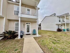 Building Photo - 1131 Century Oaks Dr