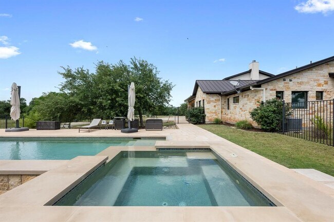 Foto del edificio - 3400 Tuscany Dr