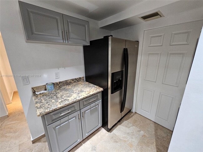 Building Photo - 6575 W Oakland Park Blvd