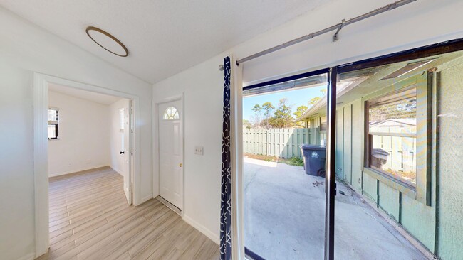 Foto del edificio - 13789 Bottlebrush Ct
