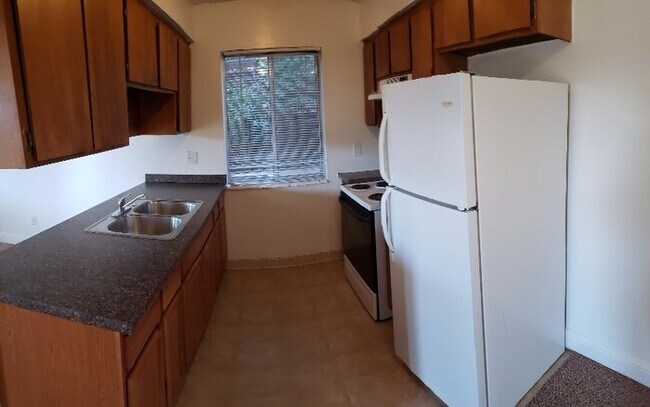 Building Photo - Large 1 Bed 1 bath Northwest Reno, U.N.R.