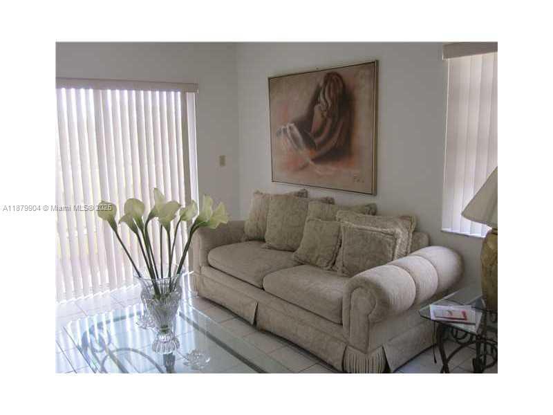 Foto principal - 1221 SW 122nd Ave