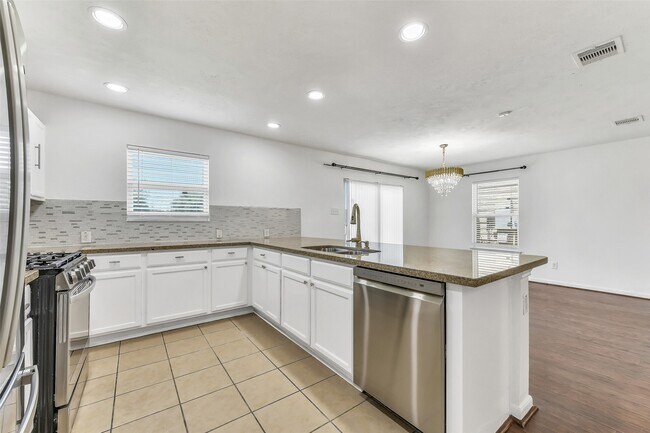 Foto del edificio - 15134 Trinity Meadow Dr
