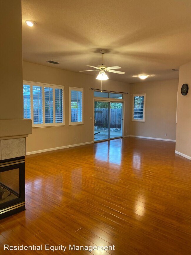 Foto del edificio - 3 br, 2 bath House - 108 Buckingham Way