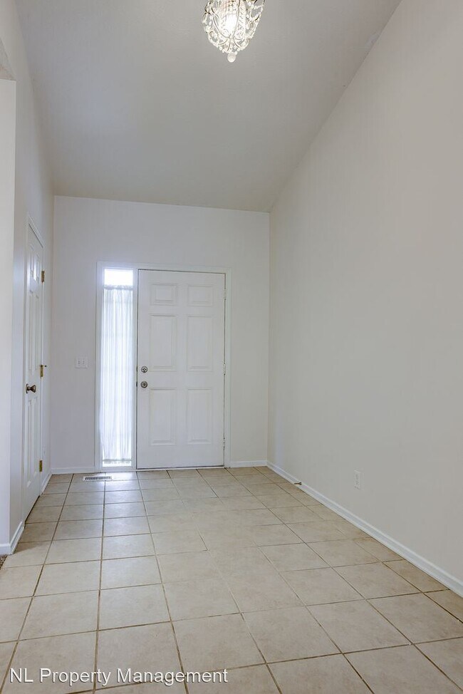 Building Photo - 4 br, 3 bath House - 11286 S 200th St.