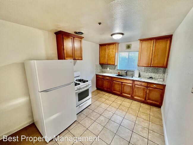 Building Photo - 3 br, 1 bath House - 33954 13th Street