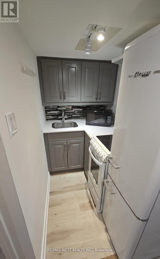 Photo du bâtiment - 1816 Gerrard St E