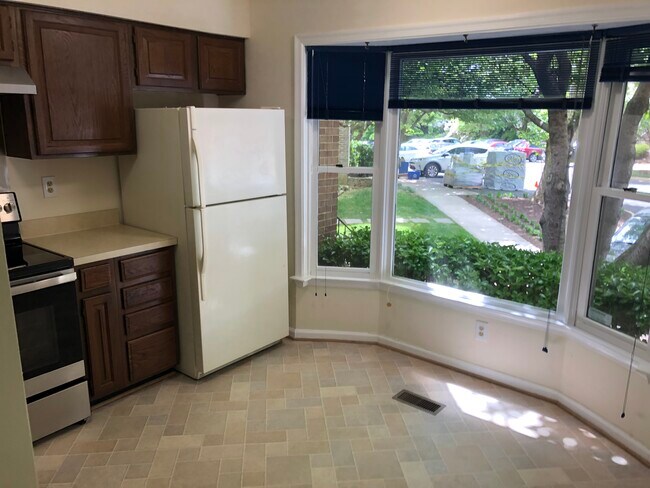 Foto del edificio - 2281 Idylwood Station Ln