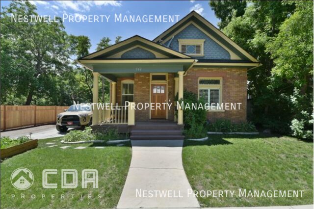 Primary Photo - 562 S Elizabeth St
